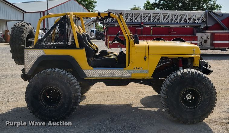 image for item GX9251 1993 Jeep Wrangler  SUV