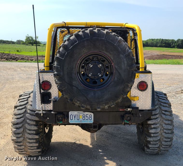 image for item GX9251 1993 Jeep Wrangler  SUV