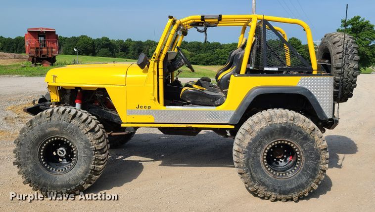 image for item GX9251 1993 Jeep Wrangler  SUV