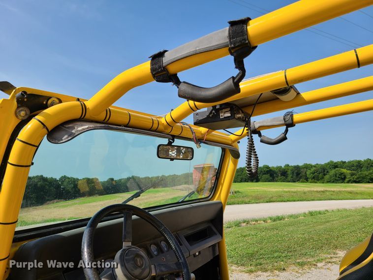 image for item GX9251 1993 Jeep Wrangler  SUV