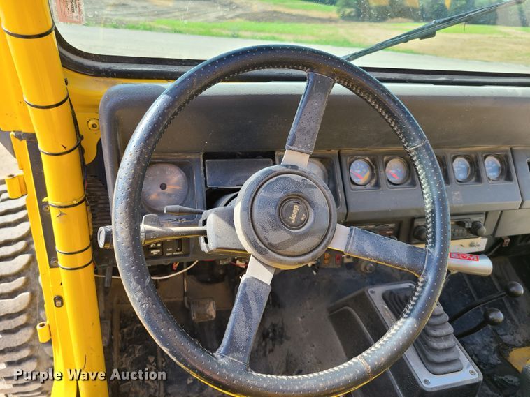 image for item GX9251 1993 Jeep Wrangler  SUV