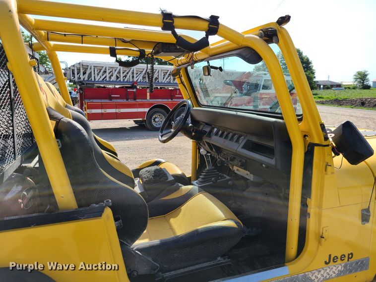 image for item GX9251 1993 Jeep Wrangler  SUV