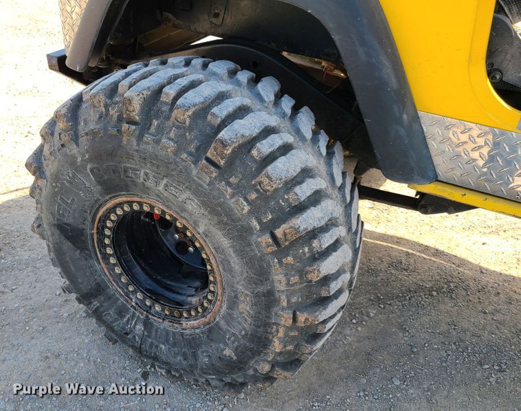 image for item GX9251 1993 Jeep Wrangler  SUV