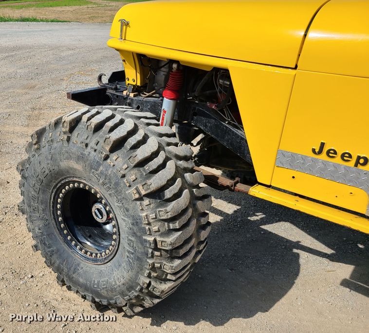 image for item GX9251 1993 Jeep Wrangler  SUV