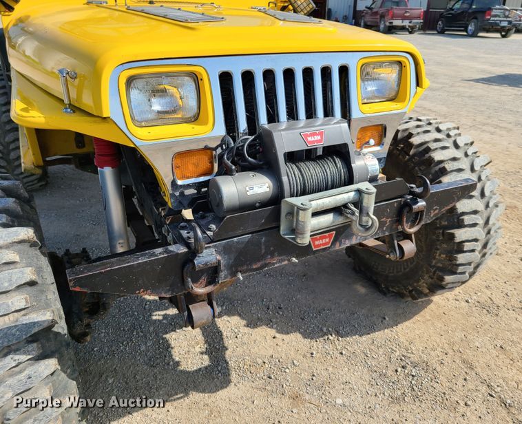 image for item GX9251 1993 Jeep Wrangler  SUV