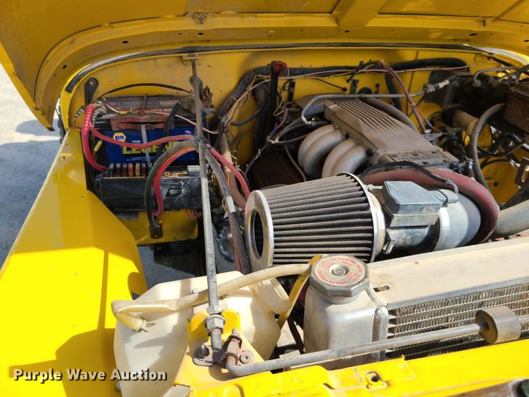 image for item GX9251 1993 Jeep Wrangler  SUV