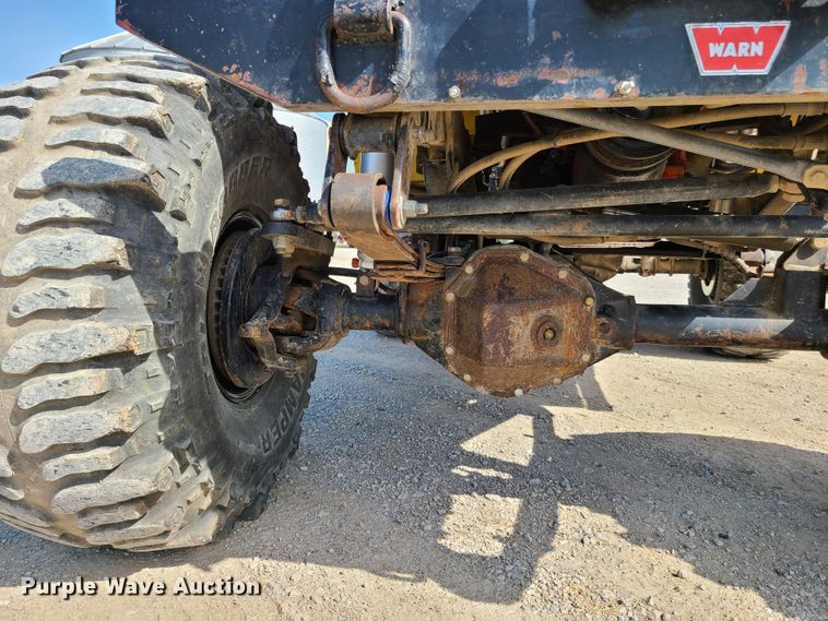 image for item GX9251 1993 Jeep Wrangler  SUV