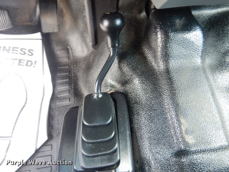 image for item GY9879 2012 Ford F550 Super Duty  Crew Cab utility bed truck with crane