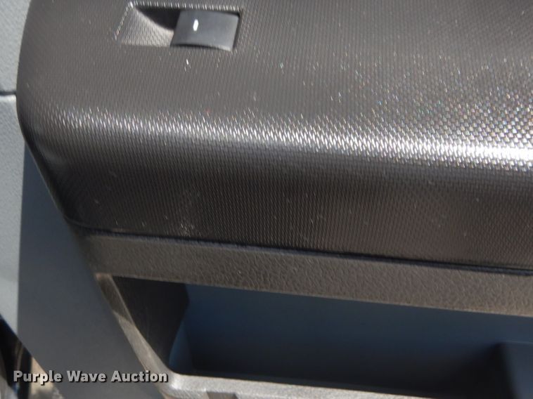 image for item GY9879 2012 Ford F550 Super Duty  Crew Cab utility bed truck with crane