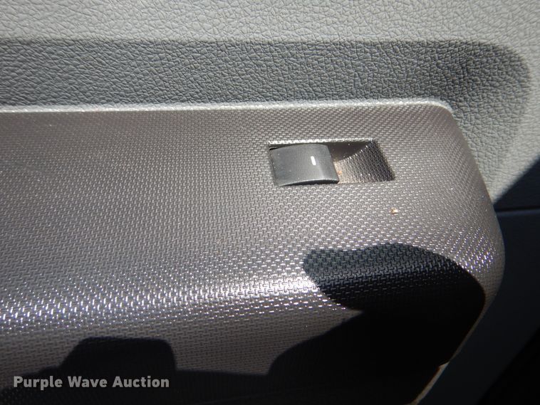 image for item GY9879 2012 Ford F550 Super Duty  Crew Cab utility bed truck with crane