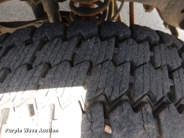 image for item GY9879 2012 Ford F550 Super Duty  Crew Cab utility bed truck with crane