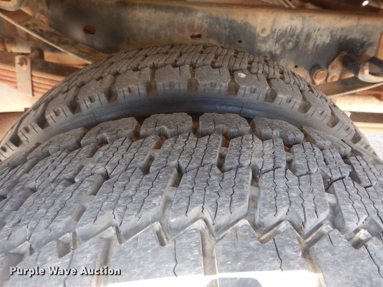 image for item GY9879 2012 Ford F550 Super Duty  Crew Cab utility bed truck with crane