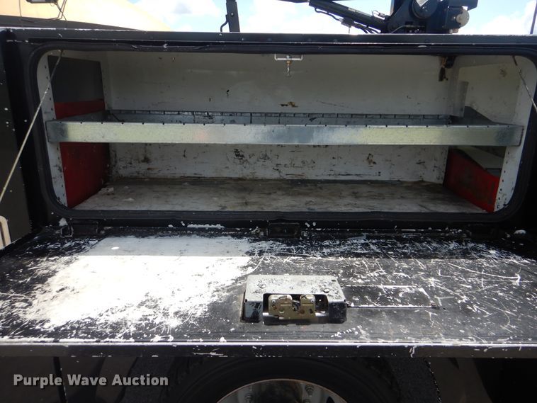 image for item GY9879 2012 Ford F550 Super Duty  Crew Cab utility bed truck with crane