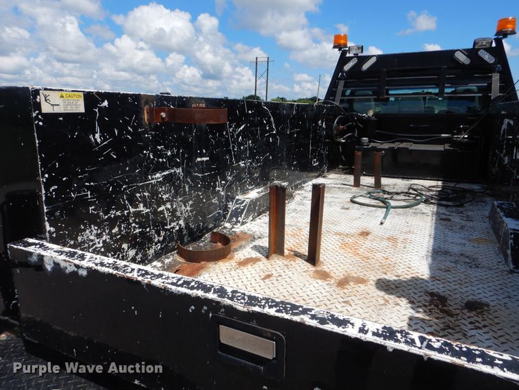 image for item GY9879 2012 Ford F550 Super Duty  Crew Cab utility bed truck with crane