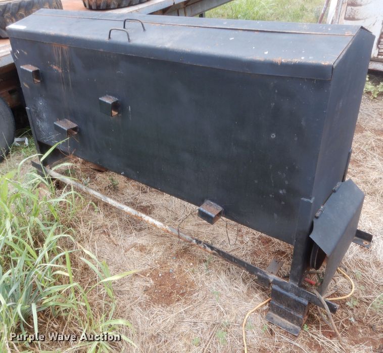Shop built cake feeder in Weatherford, OK Item HB9252 sold Purple Wave