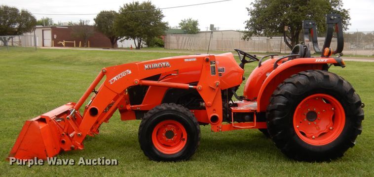 image for item HB9326 Kubota MX5200  tractor