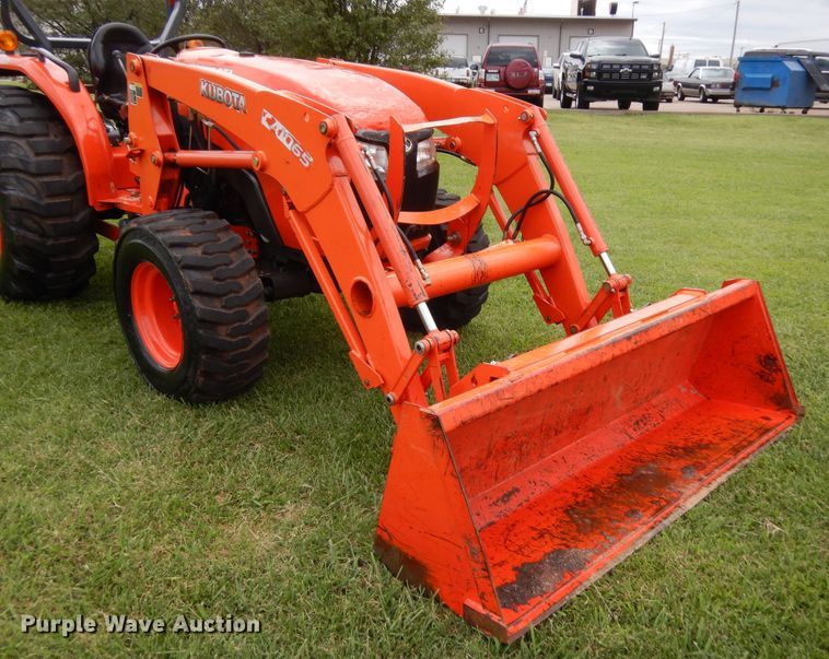 image for item HB9326 Kubota MX5200  tractor