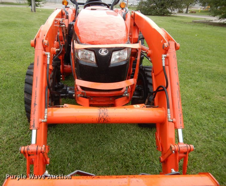 image for item HB9326 Kubota MX5200  tractor