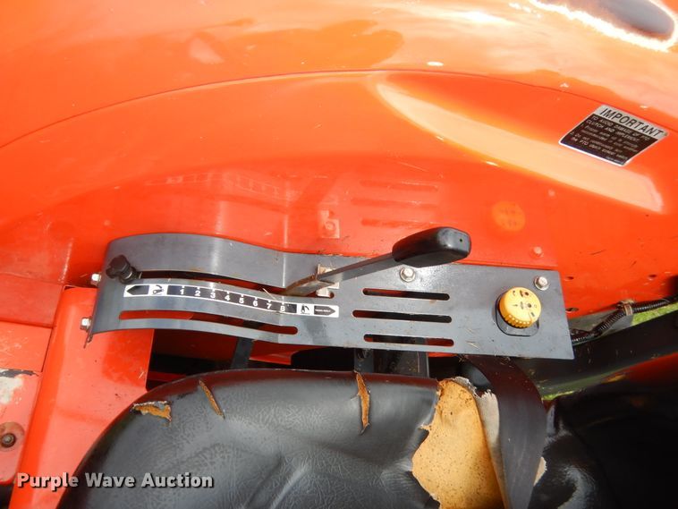 image for item HB9326 Kubota MX5200  tractor