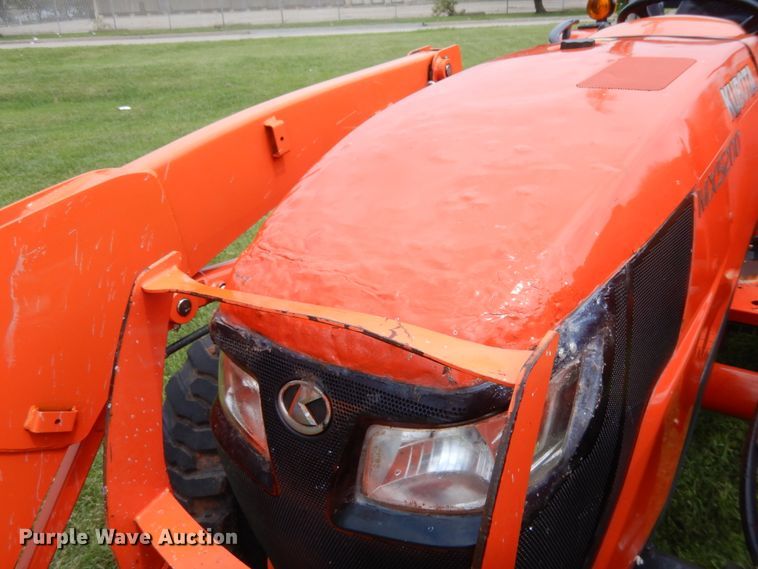 image for item HB9326 Kubota MX5200  tractor