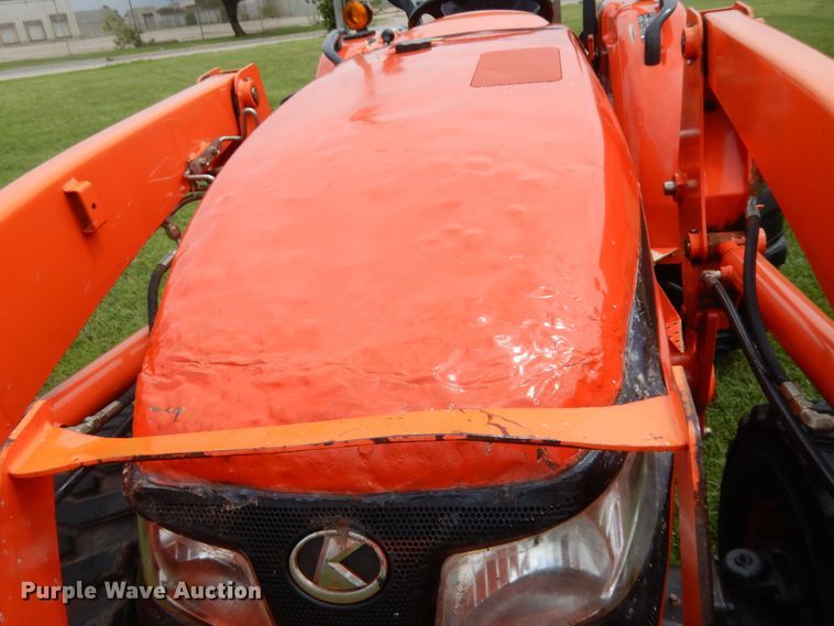 image for item HB9326 Kubota MX5200  tractor