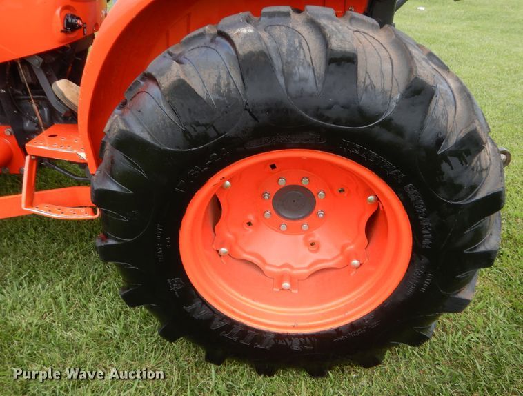 image for item HB9326 Kubota MX5200  tractor