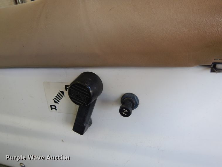 image for item HC9680 2010 Yamaha golf cart