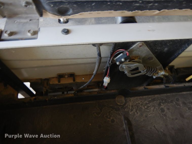 image for item HC9680 2010 Yamaha golf cart