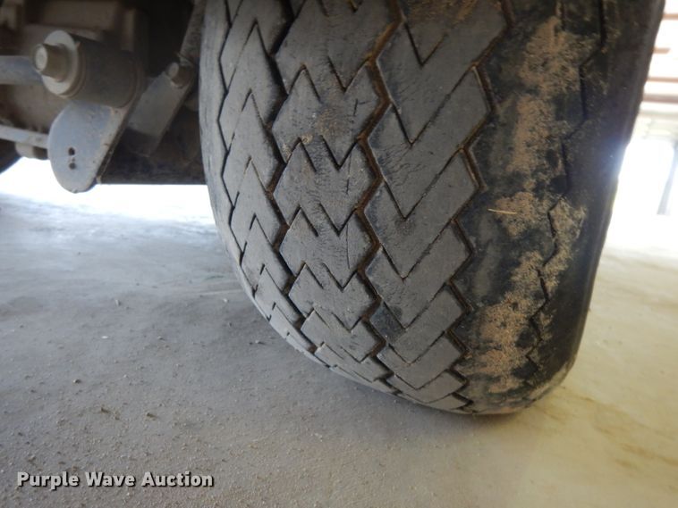 image for item HC9680 2010 Yamaha golf cart