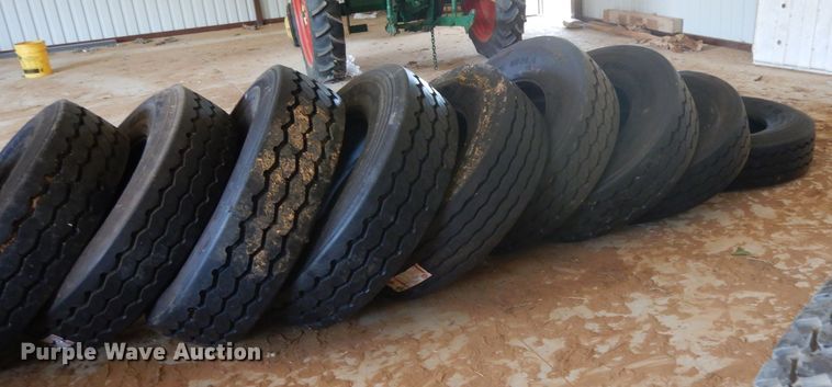 image for item HC9733 (17) 315/80R22.5 tires