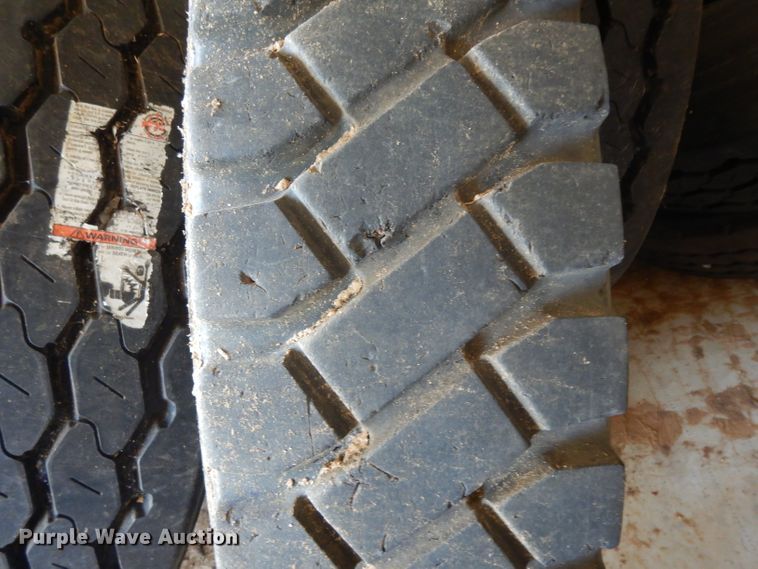 image for item HC9733 (17) 315/80R22.5 tires