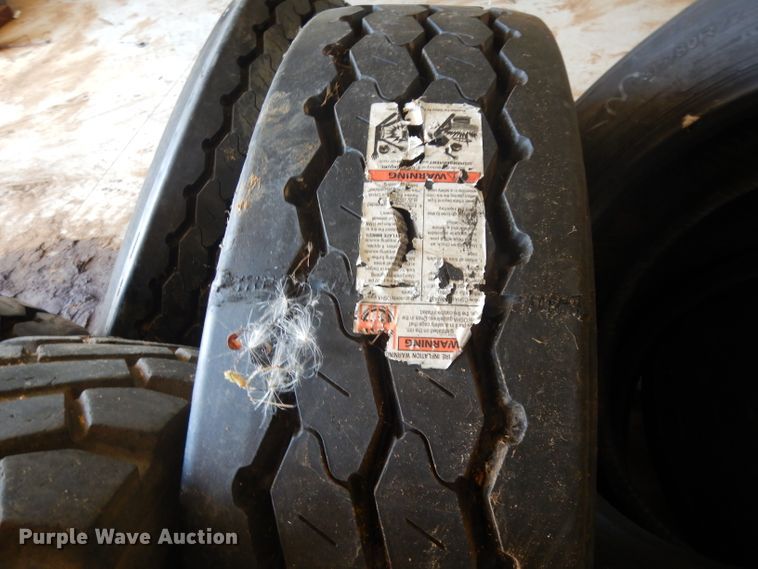 image for item HC9733 (17) 315/80R22.5 tires