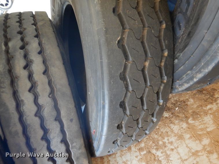 image for item HC9733 (17) 315/80R22.5 tires