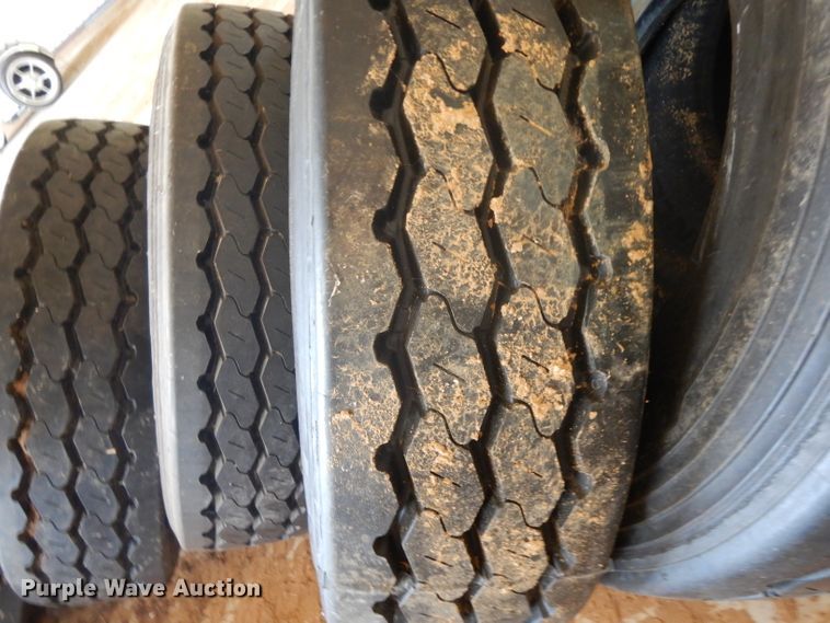 image for item HC9733 (17) 315/80R22.5 tires