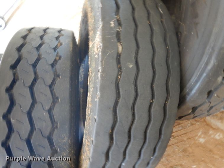 image for item HC9733 (17) 315/80R22.5 tires