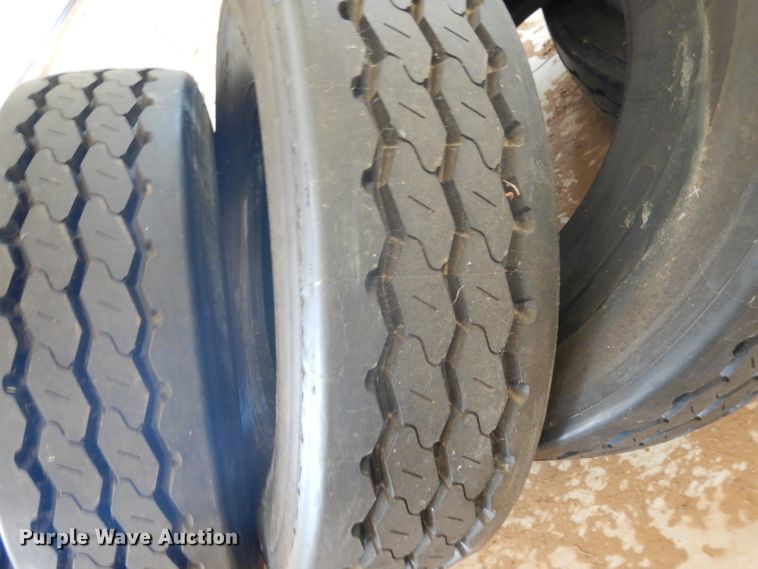 image for item HC9733 (17) 315/80R22.5 tires