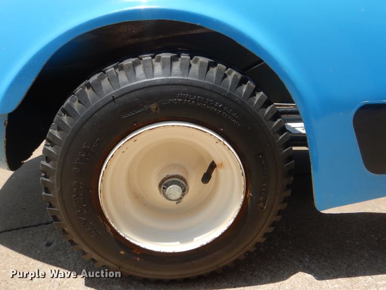 image for item HJ9814 F.W. & Associates mini car