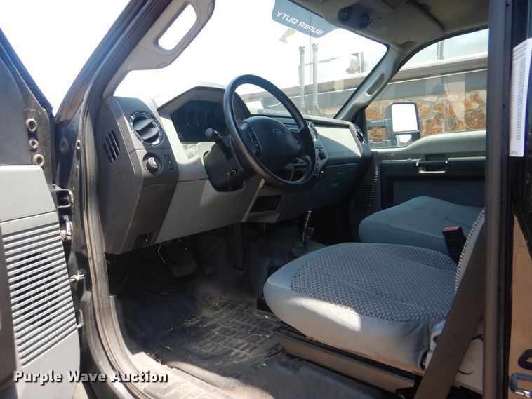 image for item HJ9815 2012 Ford F650 Super Duty  box truck