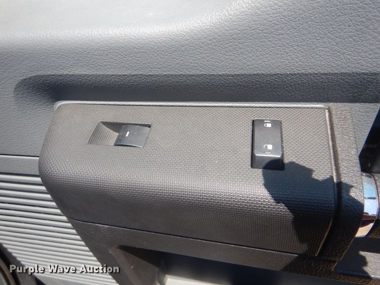 image for item HJ9815 2012 Ford F650 Super Duty  box truck