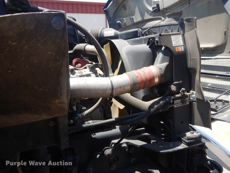 image for item HJ9815 2012 Ford F650 Super Duty  box truck