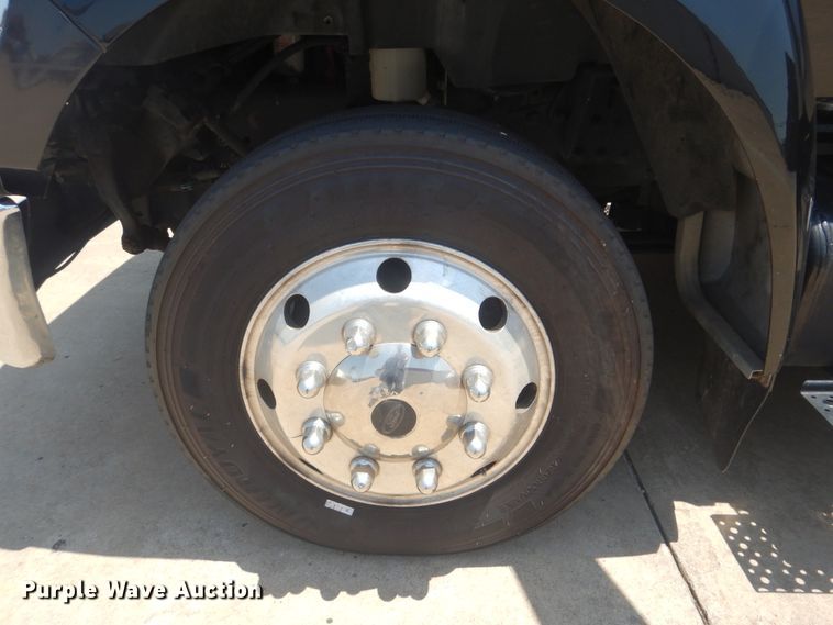 image for item HJ9815 2012 Ford F650 Super Duty  box truck