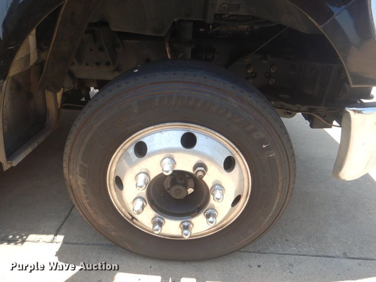 image for item HJ9815 2012 Ford F650 Super Duty  box truck