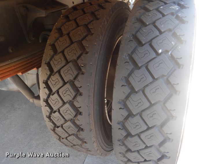 image for item HJ9815 2012 Ford F650 Super Duty  box truck