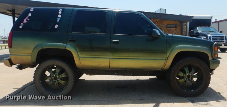 image for item HJ9816 2000 Chevrolet Tahoe  SUV