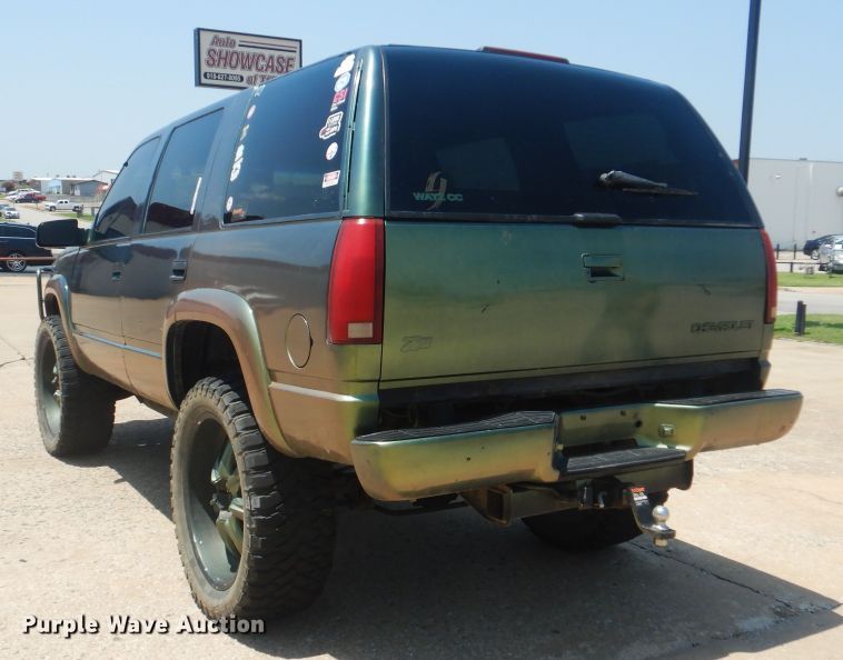 image for item HJ9816 2000 Chevrolet Tahoe  SUV