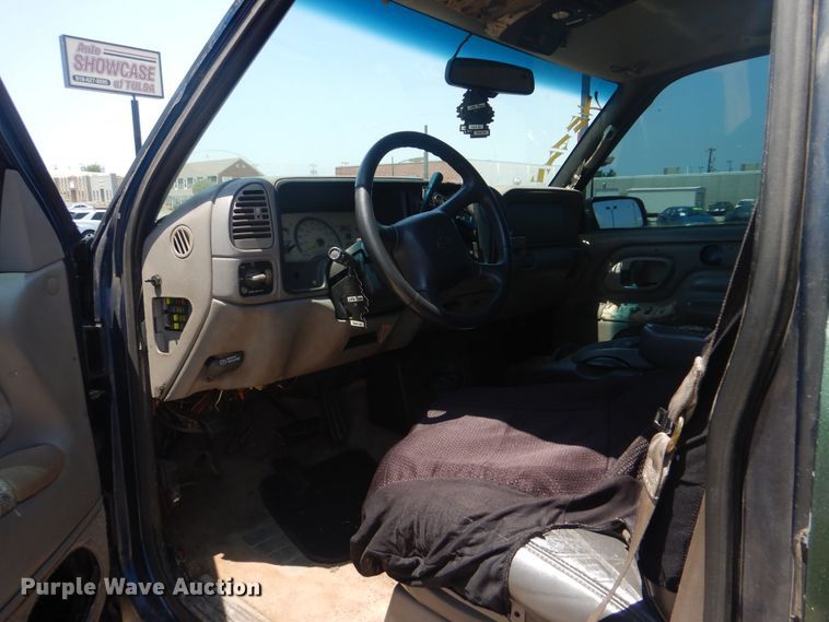 image for item HJ9816 2000 Chevrolet Tahoe  SUV