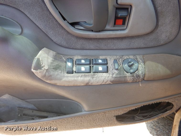 image for item HJ9816 2000 Chevrolet Tahoe  SUV