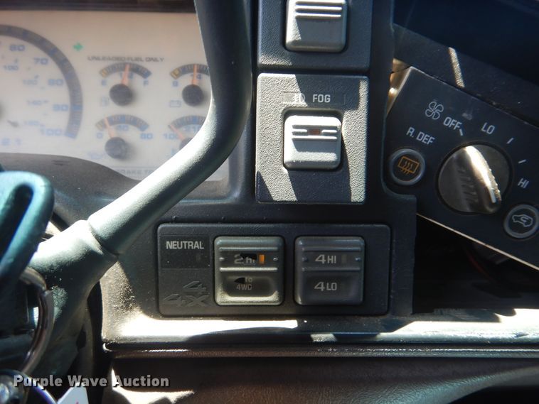 image for item HJ9816 2000 Chevrolet Tahoe  SUV