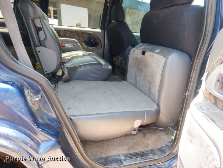 image for item HJ9816 2000 Chevrolet Tahoe  SUV