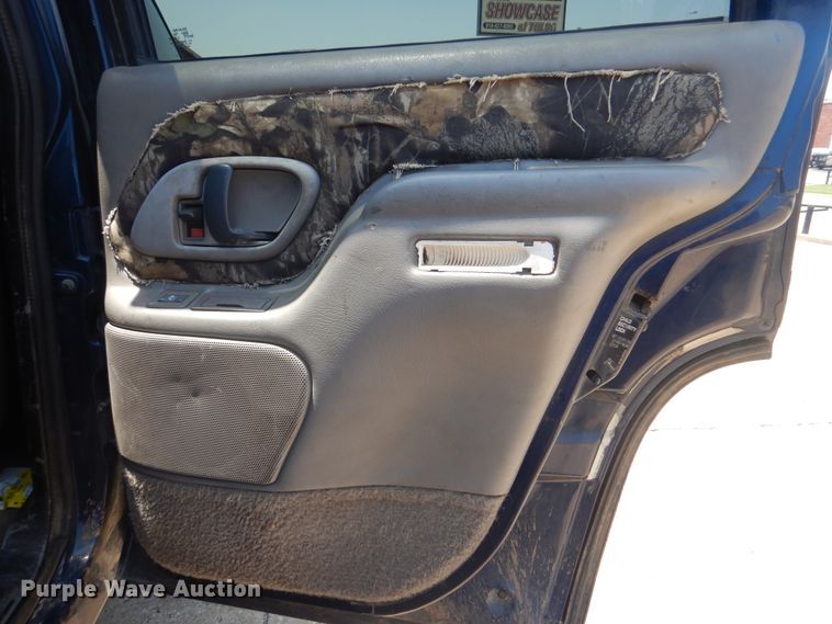 image for item HJ9816 2000 Chevrolet Tahoe  SUV